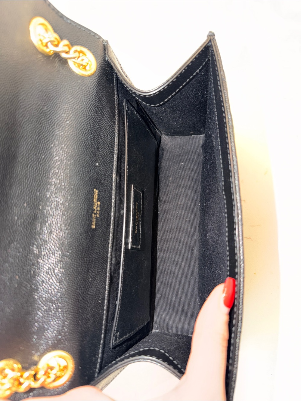 AUTHENTIC YSL Envelope Triquilt Medium Shoulder Bag in Black Grained Leather. - Picture 15 of 16